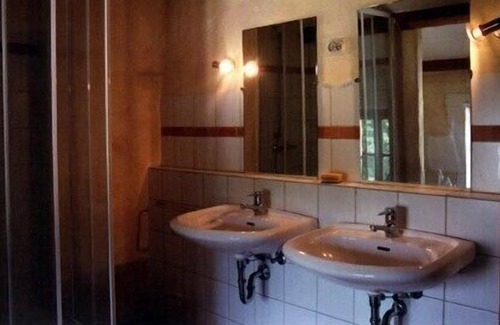 Champagne House | Country house with garden, idyllic location, 20 km from Royan, up to 10 pers.