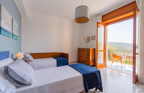 Piano di Sorrento Villa | Country House with Terrace near Sorrento