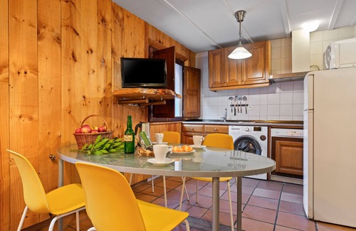 Taranes Cottage | Country House with Hot Tub in Taranes, Asturias