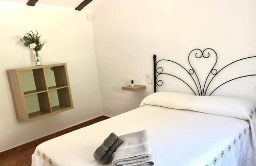 Ronda Cottage | Country house with marvelous views, barbecue and swimming pool