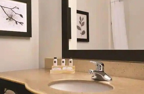Bowling Green Hotel | Country Inn & Suites by Radisson, Bowling Green, KY