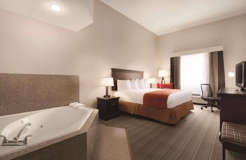 Pinellas Park Hotel | Country Inn & Suites by Radisson, St. Petersburg - Clearwater, FL