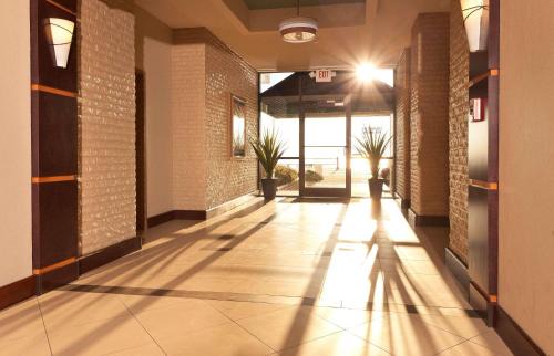 Northeast Virginia Beach Hotel | Country Inn & Suites by Radisson, Virginia Beach Oceanfront , VA