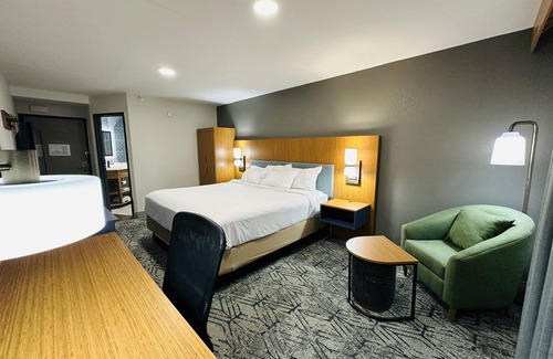 Canton Hotel | Country Inn & Suites - by Choice Hotelst, Canton near Hall of Fame
