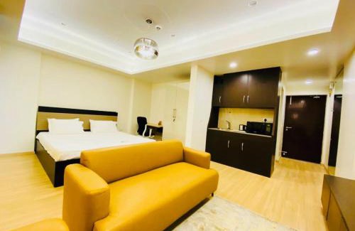 Gomti Nagar Apartment | Country Inn & Suites By Migrolino