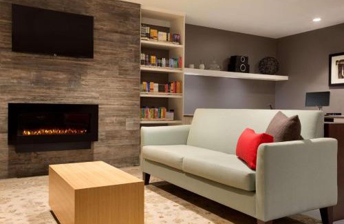 Asheville Hotel | Country Inn & Suites by Radisson Asheville River Arts District