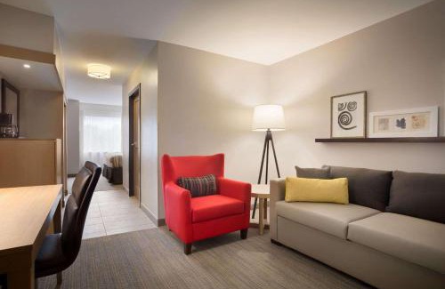 Asheville Hotel | Country Inn & Suites by Radisson Asheville River Arts District