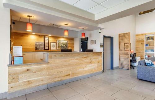 Lumberton Hotel | Country Inn & Suites by Radisson, Lumberton, NC