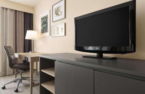 Milwaukee Hotel | Country Inn & Suites by Radisson, Milwaukee Airport, WI