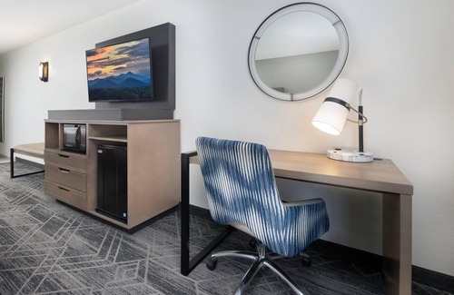 Kenilworth Hotel | Country Inn & Suites by Radisson Asheville Downtown Tunnel Road
