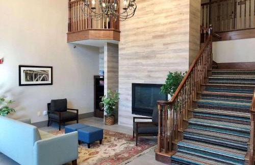 Bismarck Hotel | Country Inn & Suites by Radisson Bismarck Waterpark