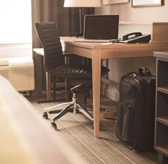 Bismarck Hotel | Country Inn & Suites by Radisson Bismarck Waterpark