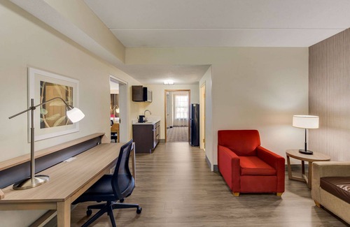 Findlay Hotel | Country Inn & Suites by Radisson, Findlay, OH