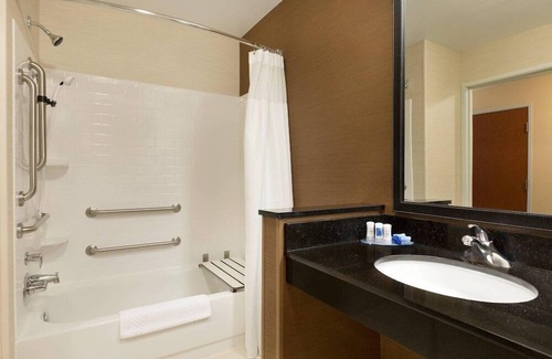 Bismarck Hotel | Country Inn & Suites by Radisson, Bismarck-Mandan