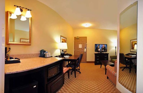 Conway Hotel | Country Inn & Suites by Radisson, Conway, AR