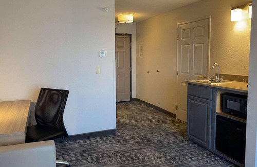 Galena Hotel | Country Inn & Suites by Radisson, Galena, IL