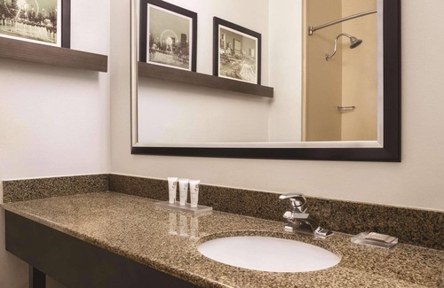 Griffin Hotel | Country Inn & Suites by Radisson, Griffin, GA
