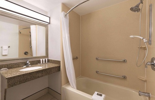 Griffin Hotel | Country Inn & Suites by Radisson, Griffin, GA