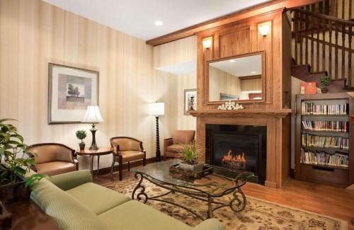 South Hill Hotel | Country Inn & Suites by Radisson, Ithaca, NY