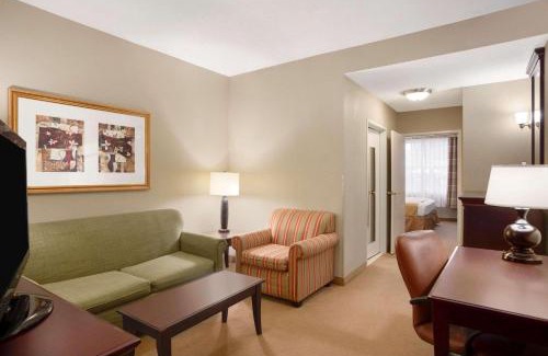 South Hill Hotel | Country Inn & Suites by Radisson, Ithaca, NY