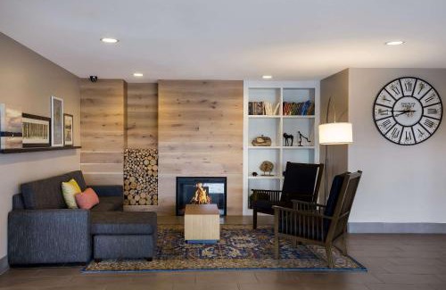 Marion Hotel | Country Inn & Suites by Radisson, Marion, IL