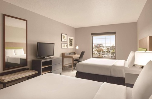Tampa Hotel | Country Inn & Suites by Radisson, RJ Stadium - Tampa Airport East