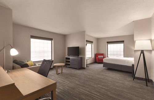 Tampa Hotel | Country Inn & Suites by Radisson, RJ Stadium - Tampa Airport East