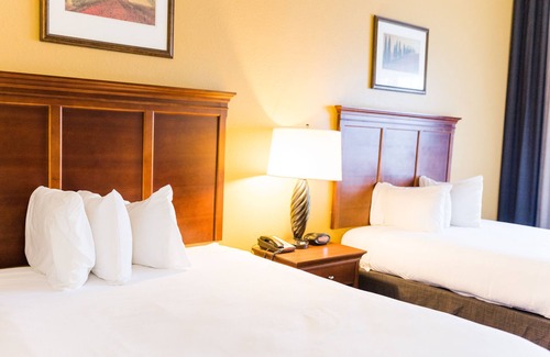 Helen Hotel | Country Inn & Suites by Radisson, Helen, GA