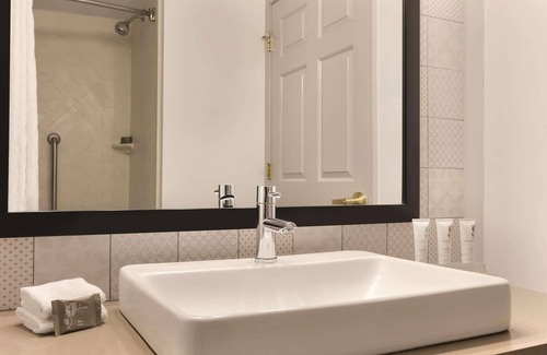 London Hotel | Country Inn & Suites by Radisson, London, KY