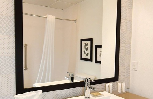 Mount Morris Hotel | Country Inn & Suites by Radisson, Mount Morris, NY