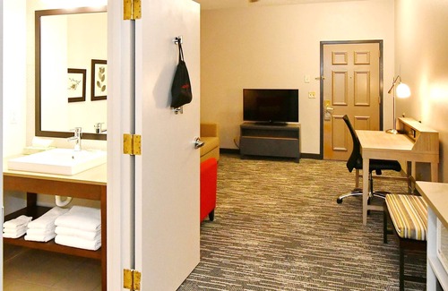 Mount Morris Hotel | Country Inn & Suites by Radisson, Mount Morris, NY