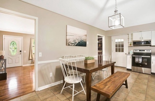 Chickamauga House | Country Lane Cottage- privacy & quiet neighborhood