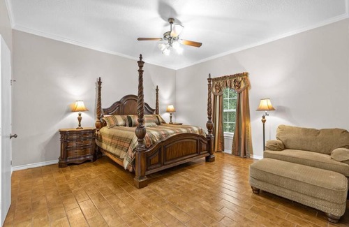 Shoreacres House | Country Livin.. Sleeps 11.. Available!!!