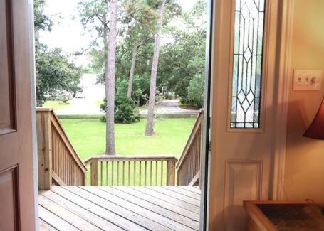 Shoreacres House | Country Livin.. Sleeps 11.. Available!!!