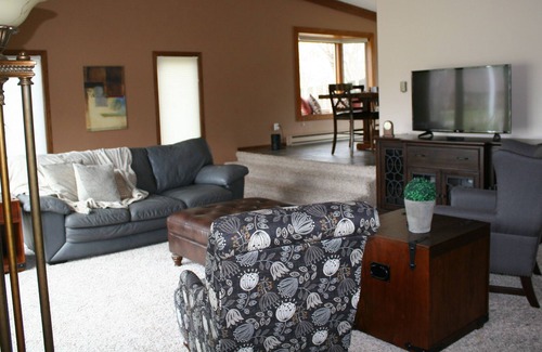 Bismarck House | Country Living at its Best!