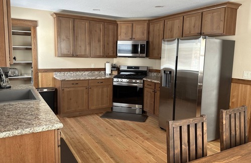 Superior House | Country Living. Cozy home located on small horse ranch