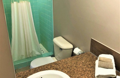 South Lyon Hotel | Country Meadow inn