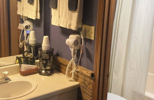 Eureka Springs Hotel | Country Mountain Inn