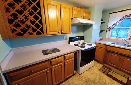 Barnardsville Other | Country Mountain Getaway! Relax, Unplug, Unwind! 110+ yr.old Renovated Farmhouse