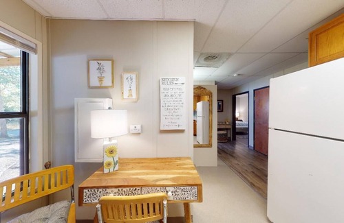 Wellborn Apartment | Country Oaks-VERY quiet! VERY clean! NEW King & Queen beds! 6 acre community