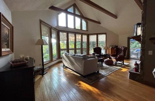 Alpine Lake House | Country Roads take me home