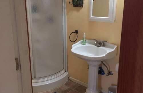 Ashland Apartment | Country Setting, five minute drive to Ashland close to Emigrant Lake