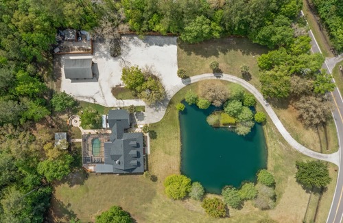 Northside Cottage | Country Villa pool hot tub game room pond
