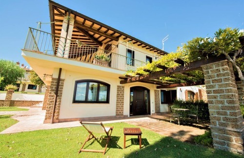 Cerveteri Villa | Country villa surrounded by greenery, just a few minutes' drive from the beach.
