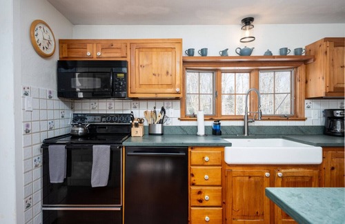 Killington House | CountryBear- AC, Pool, Hot Tub, Fire Pit, Grill