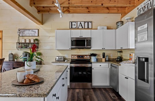 Sevierville Cabin | Countryside Comfort By Ghosal Luxury Lodging
