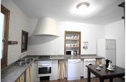 Antequera House | Countryside Cottage with Pool
