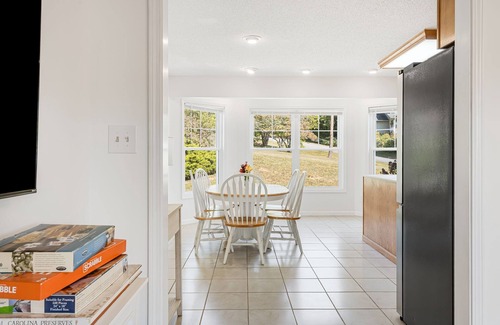 Alexander House | Countryside Escape 15 Mins to Downtown Asheville w/Covered Wrap Around Porch!