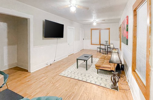 Ardmore House | Countryside house with porch, backyard, washer/dryer, & central AC- dog-friendly