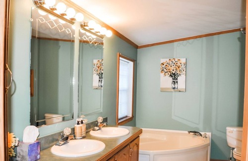 St. Michaels House | Countryside Manor/3br+2ba/1 mile to Historic Downtown St. Michaels, MD